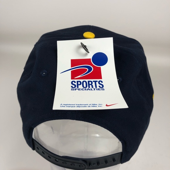 Univ of Michigan Wolverines Vintage SnapBack Hat - Picture 2 of 8